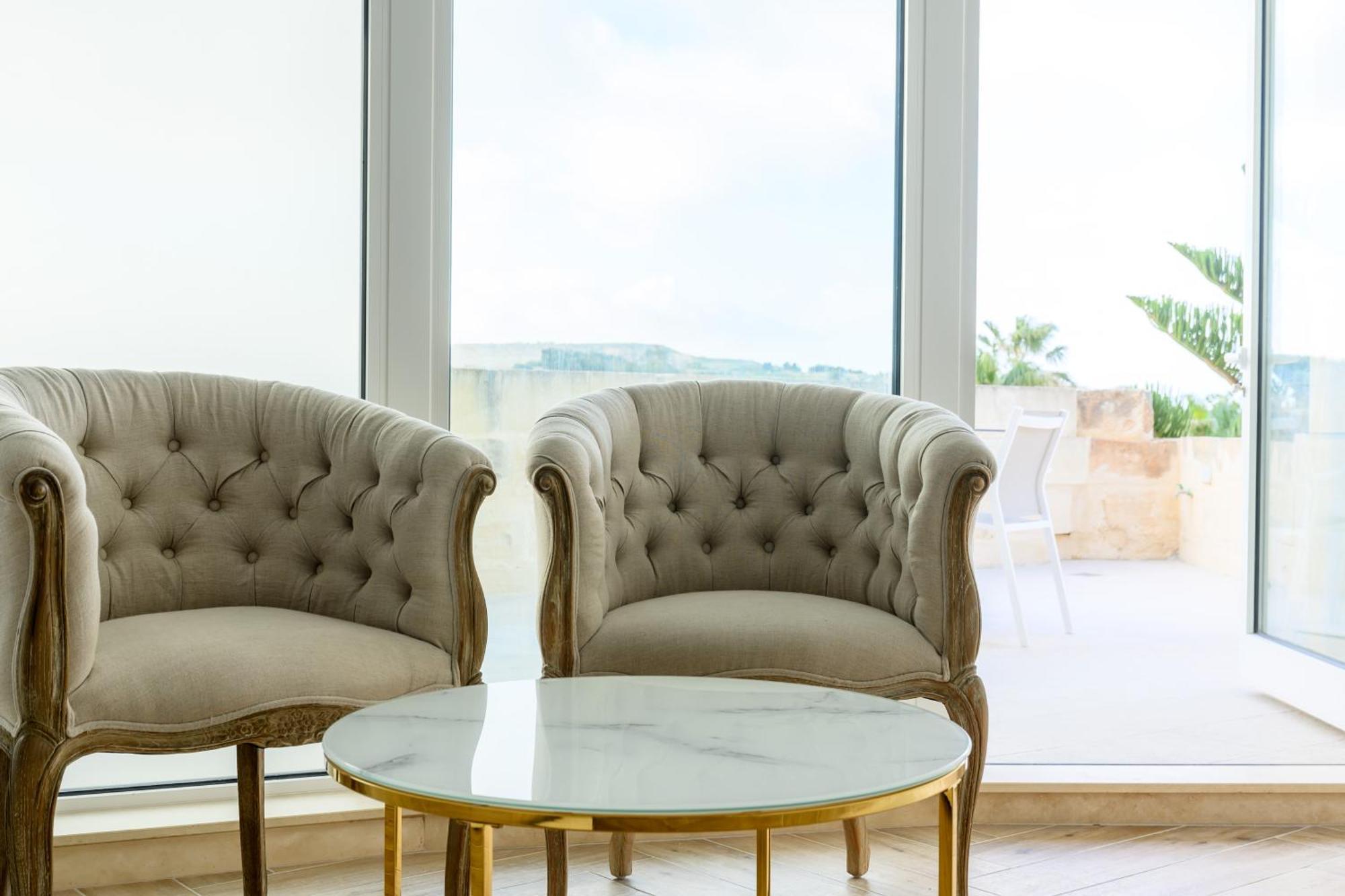 Xvi - Adults Only * Naxxar